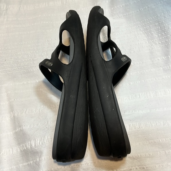 Crocs Strappy Wedge SANDALS Women’s 9 Black Slip-on Beach Shoes Patricia II - Picture 11 of 16